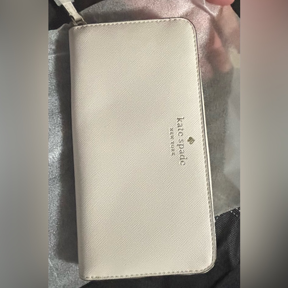 Kate Spade Ivory Zip-Around Wallet